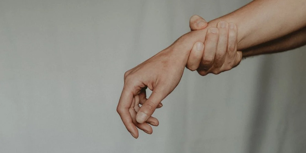 Csukló nyújtása és erősítése 10 lépésben