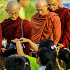 A buddhista szerzetesek táplálkozása