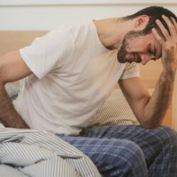 Jóga migrénre: Hatékony gyógymód a fejfájás enyhítésére