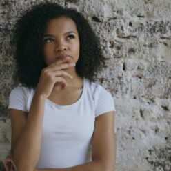 Túlgondolás ellen – Hogyan állítsd le az állandó gondolkozást?